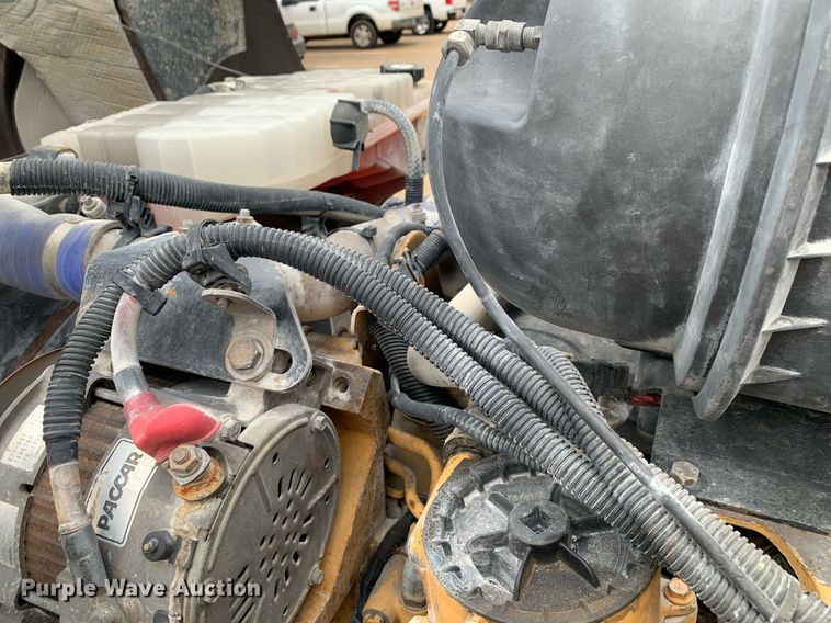 image for item DM7767 2009 Kenworth T800 semi truck