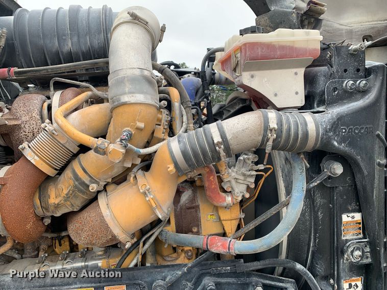 image for item DM7767 2009 Kenworth T800 semi truck