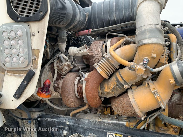 image for item DM7767 2009 Kenworth T800 semi truck