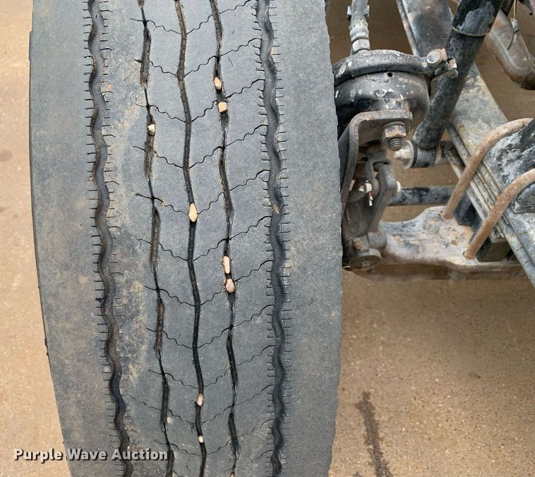 image for item DM7767 2009 Kenworth T800 semi truck