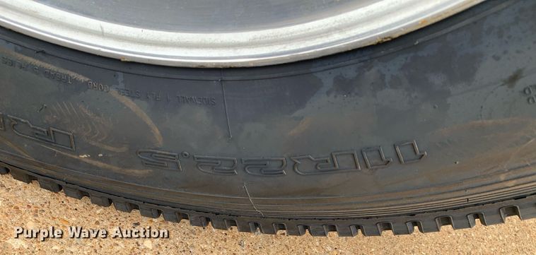 image for item DM7767 2009 Kenworth T800 semi truck