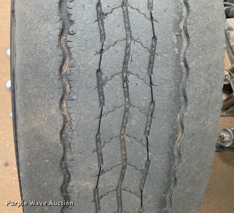 image for item DM7767 2009 Kenworth T800 semi truck