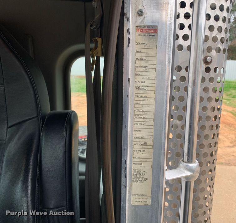 image for item DM7767 2009 Kenworth T800 semi truck