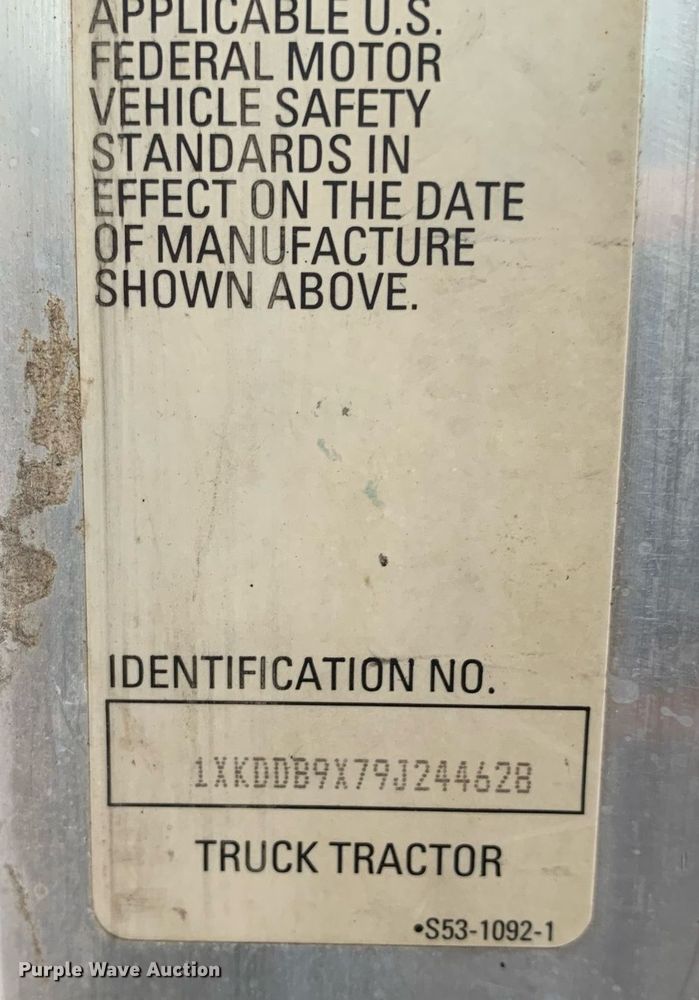 image for item DM7767 2009 Kenworth T800 semi truck