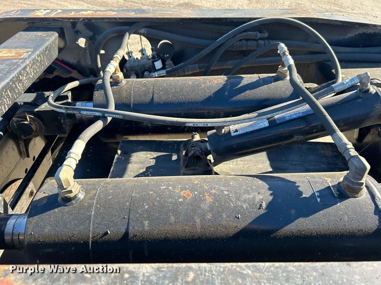 image for item DN0696 2015 Etnyre  RTN55TD3 lowboy equipment trailer