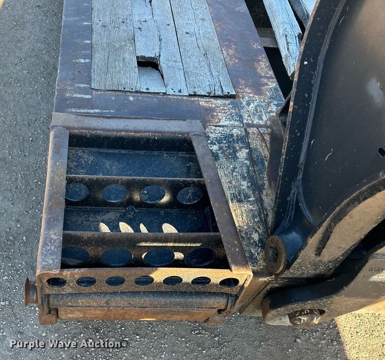 image for item DN0696 2015 Etnyre  RTN55TD3 lowboy equipment trailer