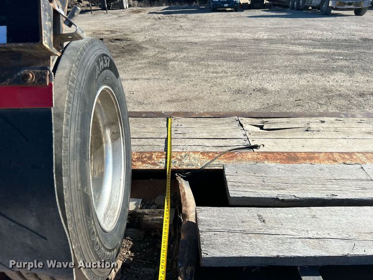 image for item DN0696 2015 Etnyre  RTN55TD3 lowboy equipment trailer