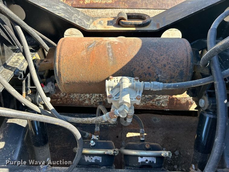 image for item DN0696 2015 Etnyre  RTN55TD3 lowboy equipment trailer