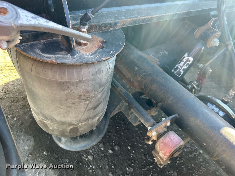 image for item DN0696 2015 Etnyre  RTN55TD3 lowboy equipment trailer