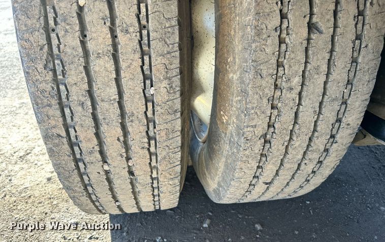 image for item DN0696 2015 Etnyre  RTN55TD3 lowboy equipment trailer