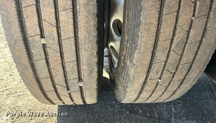 image for item DN0696 2015 Etnyre  RTN55TD3 lowboy equipment trailer