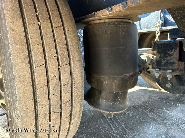 image for item DN0696 2015 Etnyre  RTN55TD3 lowboy equipment trailer