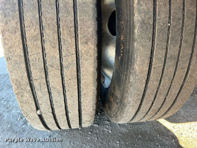 image for item DN0696 2015 Etnyre  RTN55TD3 lowboy equipment trailer