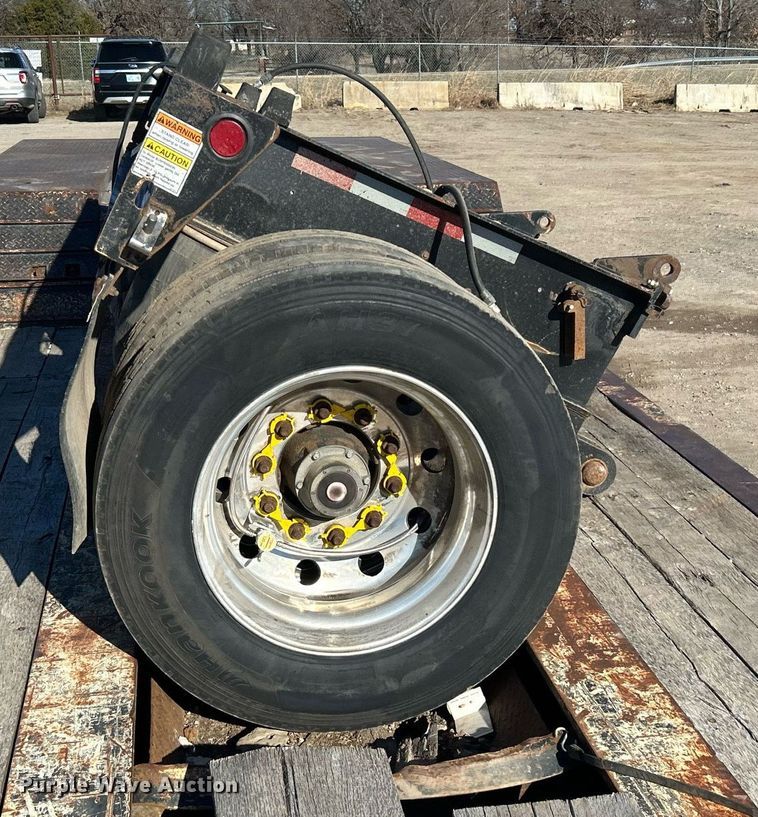 image for item DN0696 2015 Etnyre  RTN55TD3 lowboy equipment trailer