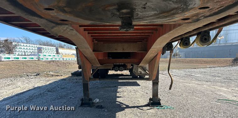 image for item DN0707 1999 Wabash flatbed trailer