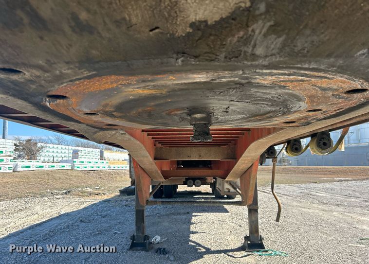 image for item DN0707 1999 Wabash flatbed trailer