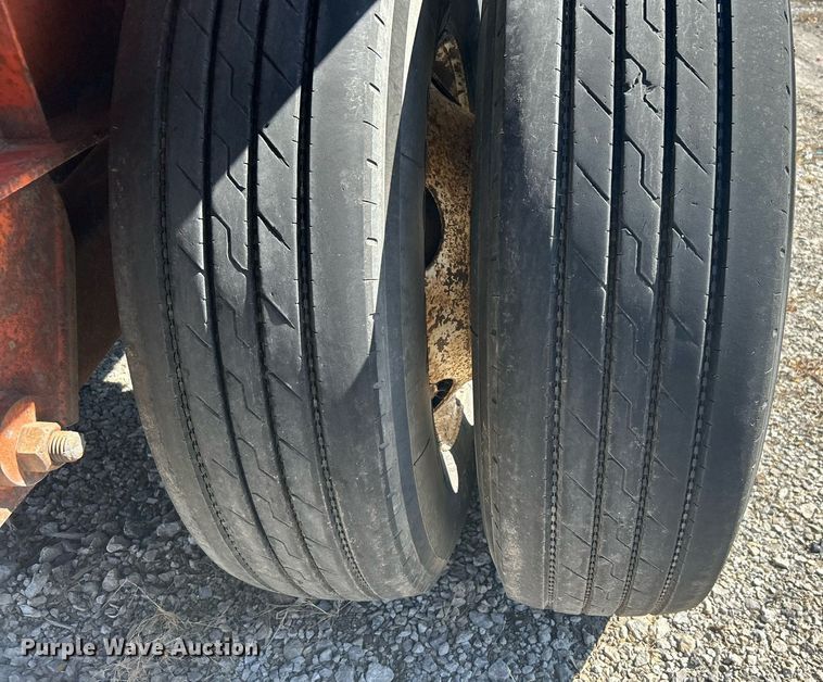 image for item DN0707 1999 Wabash flatbed trailer