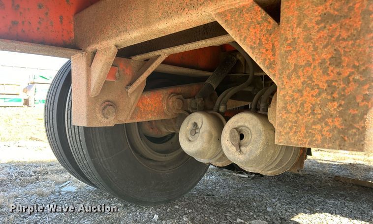 image for item DN0707 1999 Wabash flatbed trailer