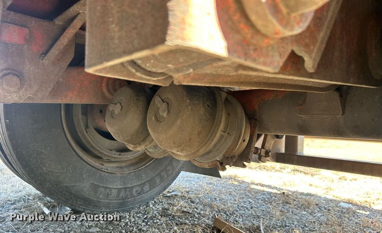 image for item DN0707 1999 Wabash flatbed trailer