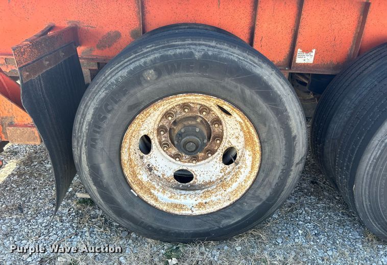 image for item DN0707 1999 Wabash flatbed trailer