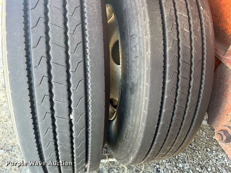 image for item DN0707 1999 Wabash flatbed trailer