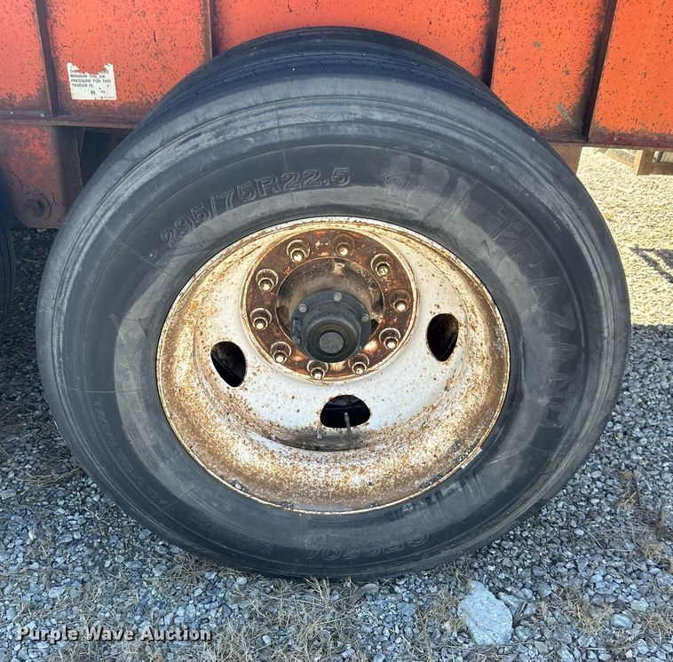 image for item DN0707 1999 Wabash flatbed trailer