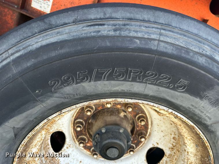 image for item DN0707 1999 Wabash flatbed trailer