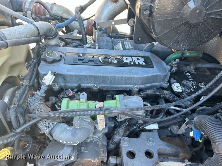 image for item DN0708 2014 Peterbilt  330 truck cab and chassis