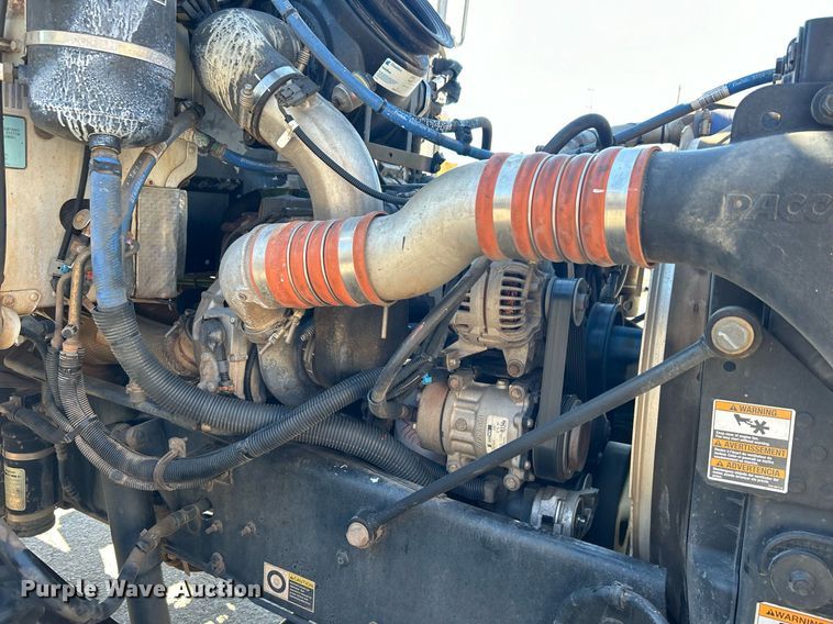 image for item DN0708 2014 Peterbilt  330 truck cab and chassis