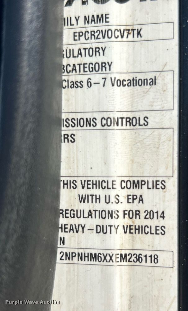 image for item DN0708 2014 Peterbilt  330 truck cab and chassis