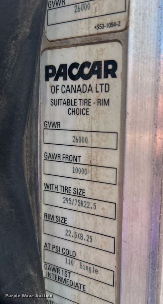 image for item DN0708 2014 Peterbilt  330 truck cab and chassis