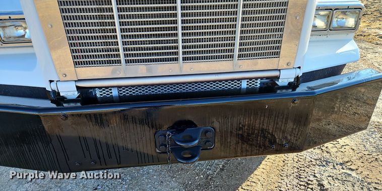 image for item DN7203 2009 Kenworth T800 semi truck