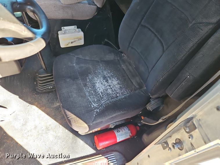 image for item DN7203 2009 Kenworth T800 semi truck