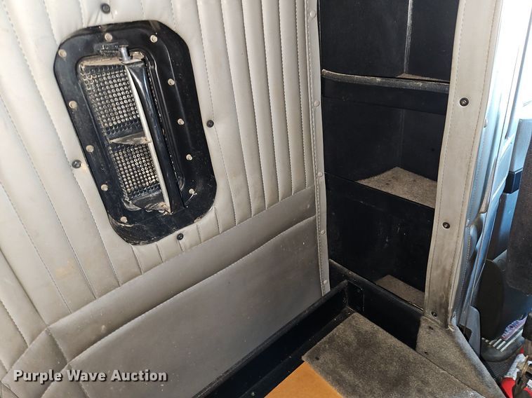 image for item DN7203 2009 Kenworth T800 semi truck