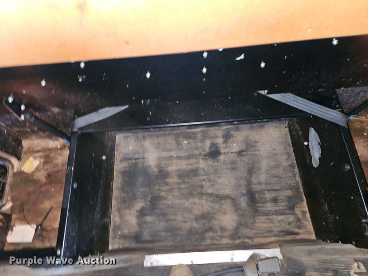 image for item DN7203 2009 Kenworth T800 semi truck