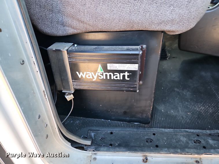 image for item DN7203 2009 Kenworth T800 semi truck