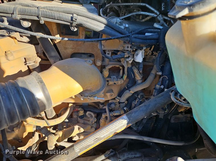 image for item DN7203 2009 Kenworth T800 semi truck