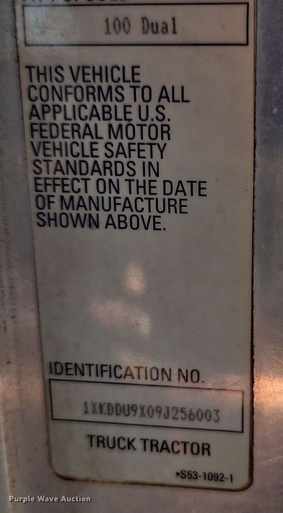 image for item DN7203 2009 Kenworth T800 semi truck