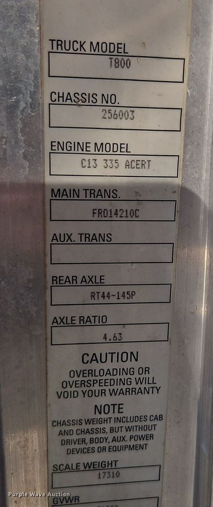 image for item DN7203 2009 Kenworth T800 semi truck