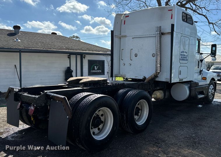 image for item DN7681 2005 Kenworth  T600 semi truck