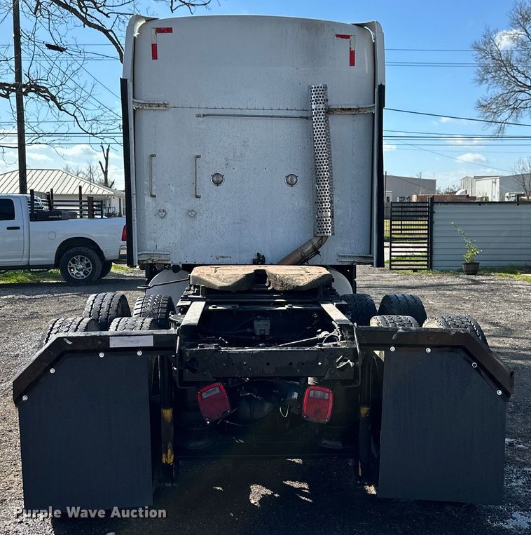 image for item DN7681 2005 Kenworth  T600 semi truck