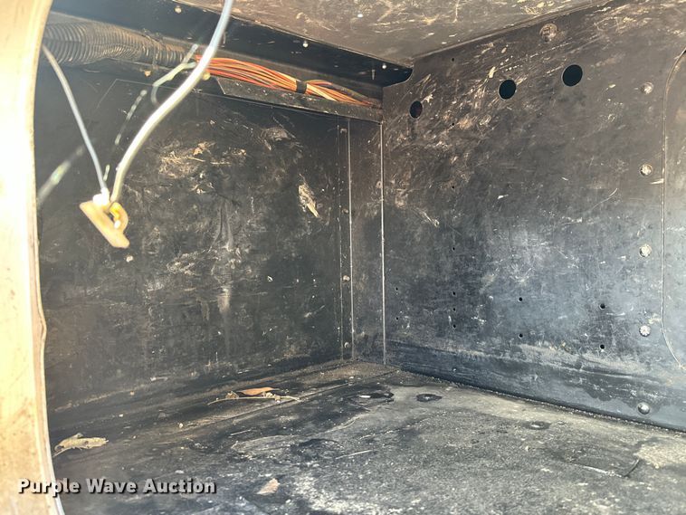 image for item DN7681 2005 Kenworth  T600 semi truck