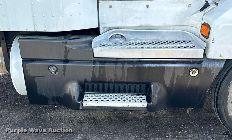 image for item DN7681 2005 Kenworth  T600 semi truck