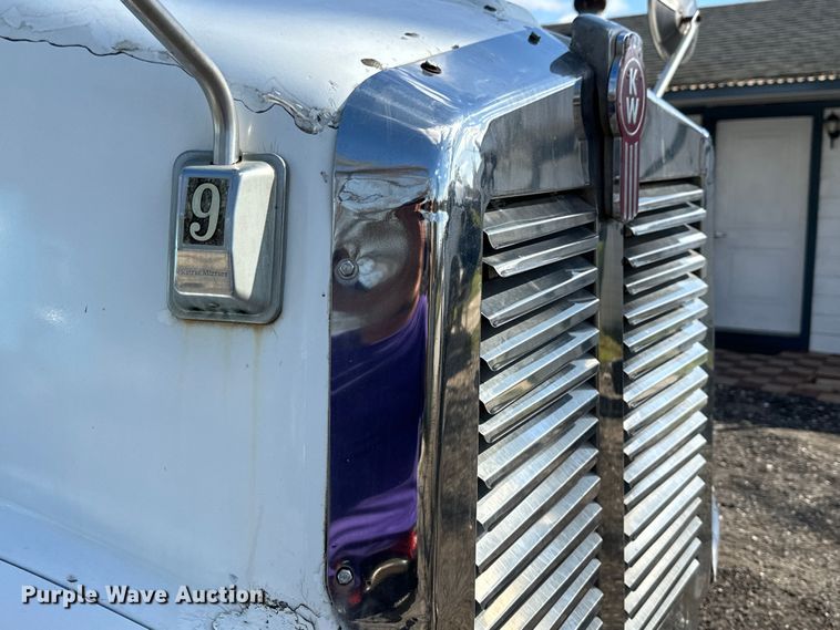 image for item DN7681 2005 Kenworth  T600 semi truck