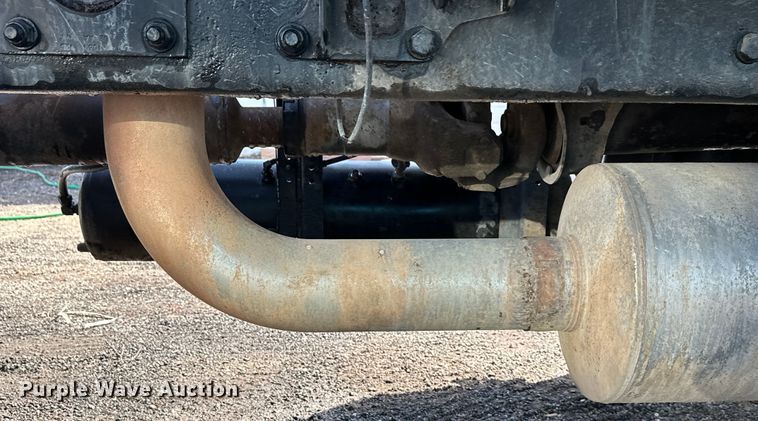 image for item DN7681 2005 Kenworth  T600 semi truck