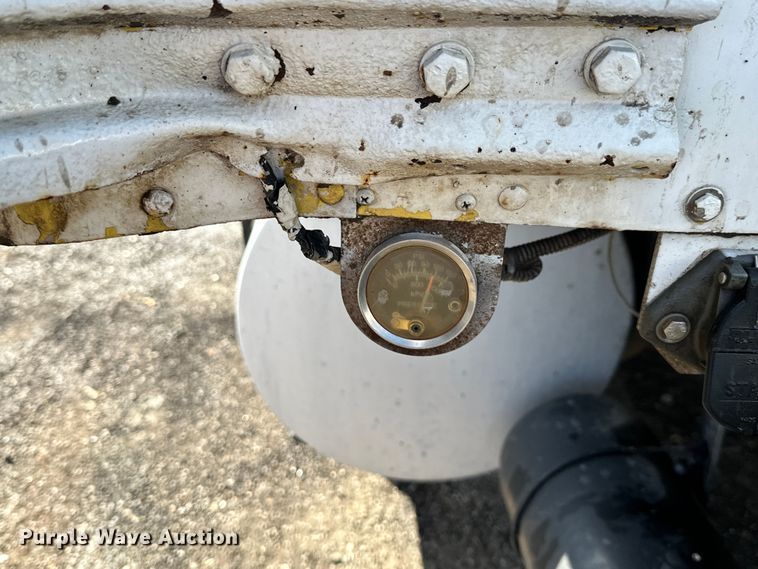 image for item DN7681 2005 Kenworth  T600 semi truck