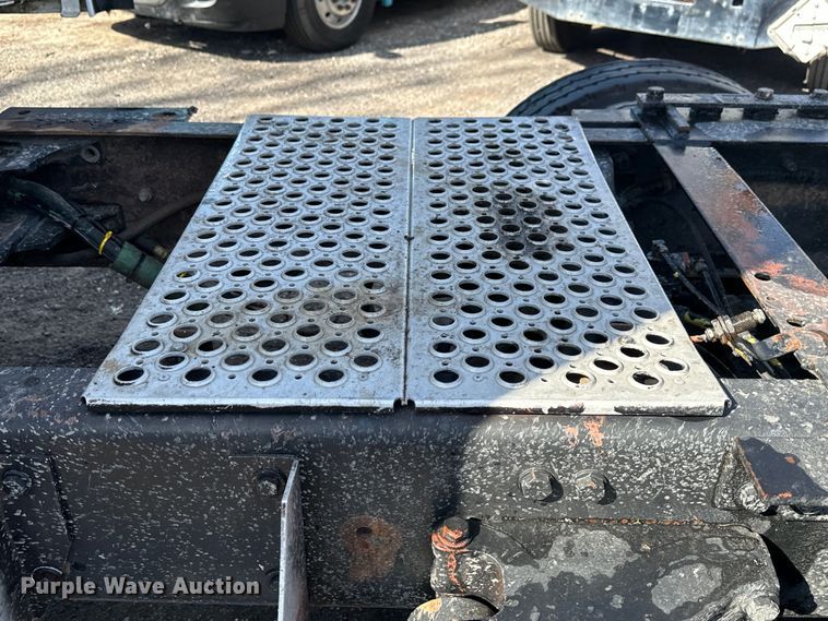 image for item DN7681 2005 Kenworth  T600 semi truck