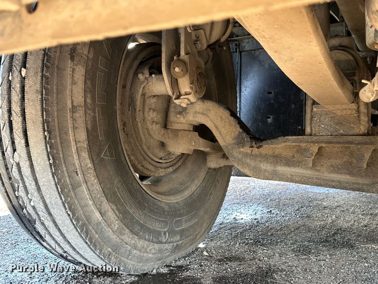 image for item DN7681 2005 Kenworth  T600 semi truck