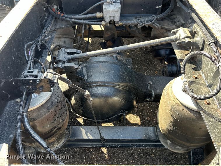 image for item DN7681 2005 Kenworth  T600 semi truck