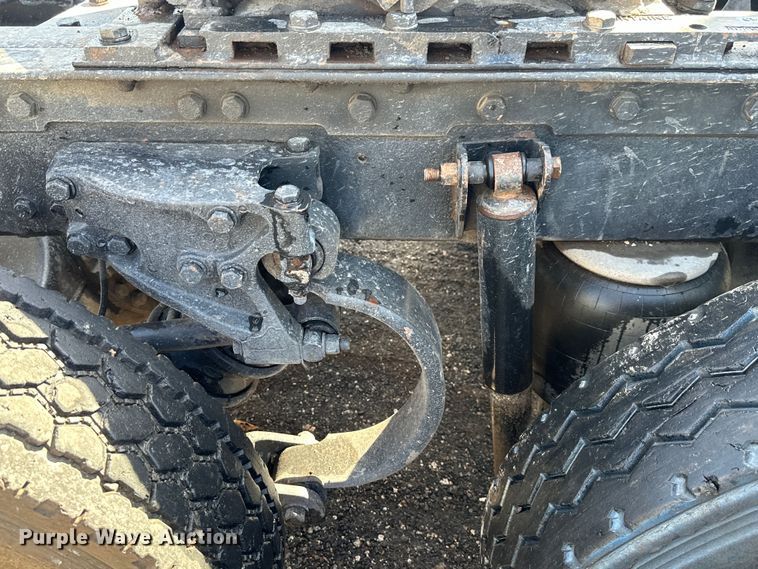 image for item DN7681 2005 Kenworth  T600 semi truck